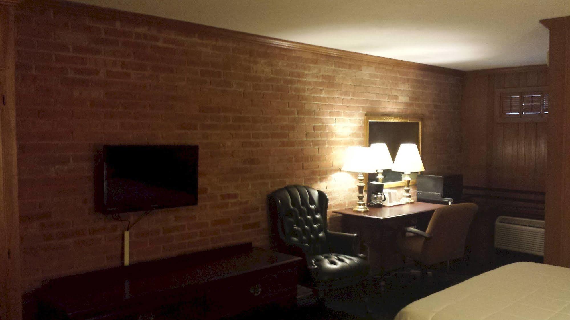 The Lincoln Lodge Urbana Champaign Extérieur photo