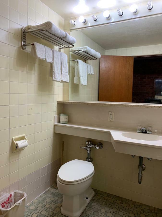 The Lincoln Lodge Urbana Champaign Extérieur photo